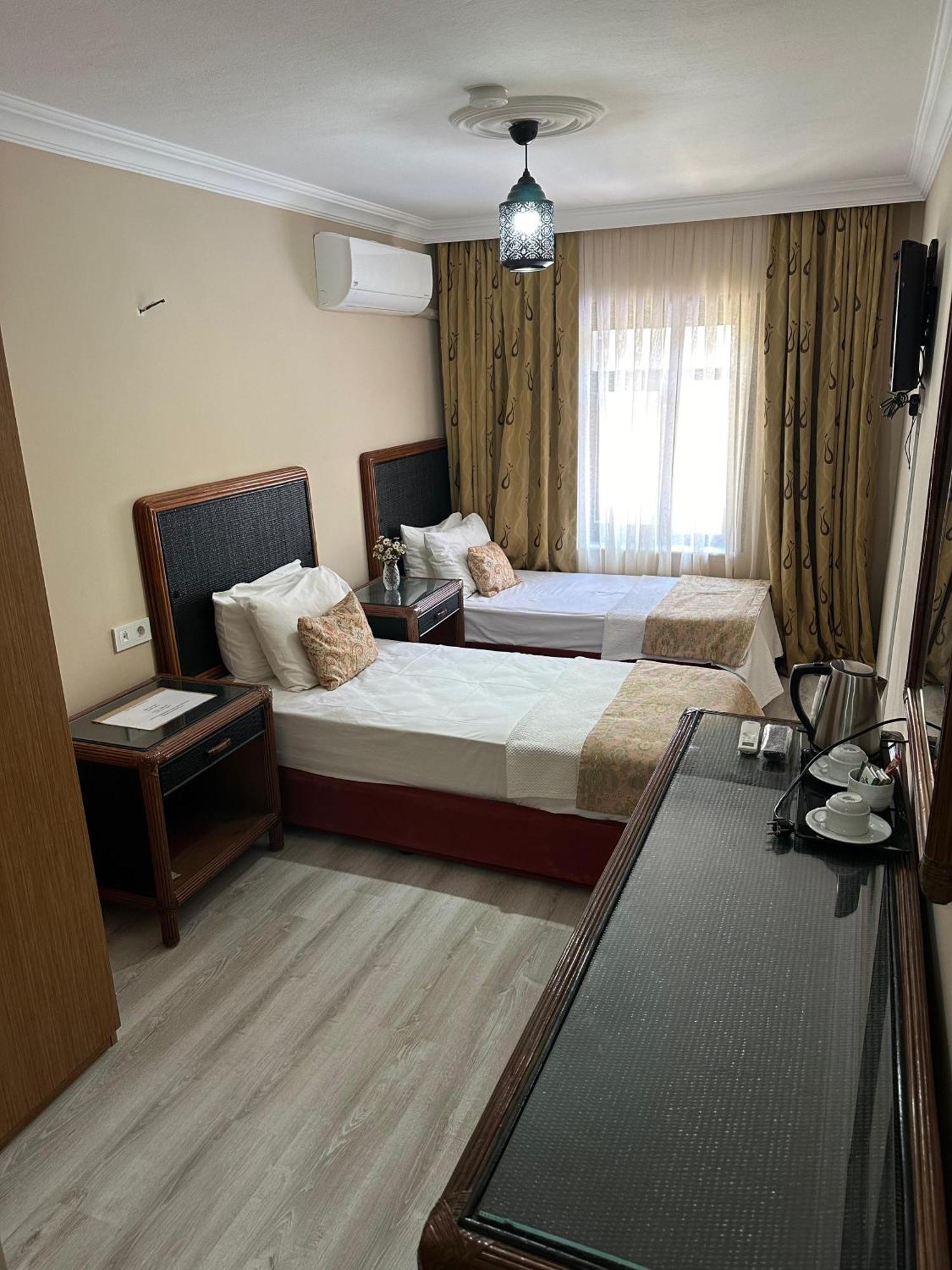 Loost Town Inn Hotel Анталія Екстер'єр фото